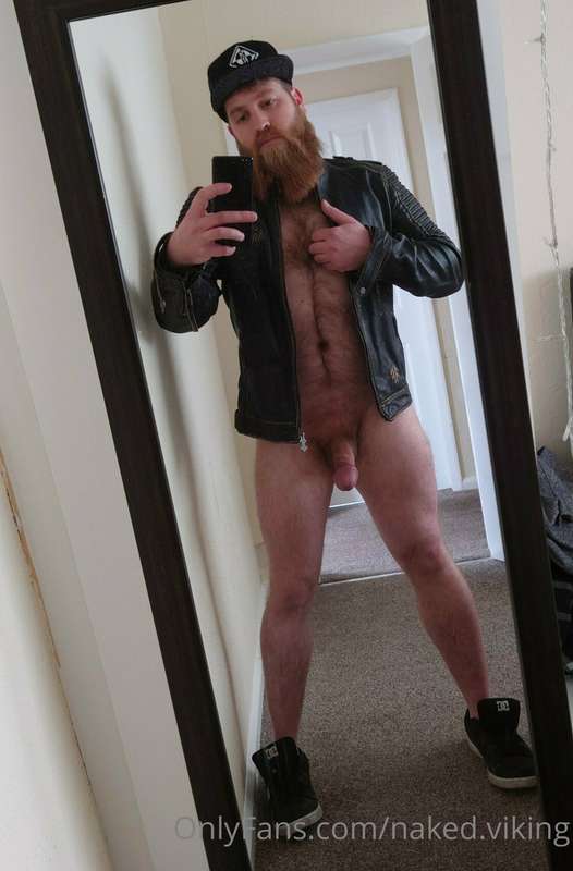Naked Viking Nude OnlyFans Leaks Does Anyone Like Hairy Men In